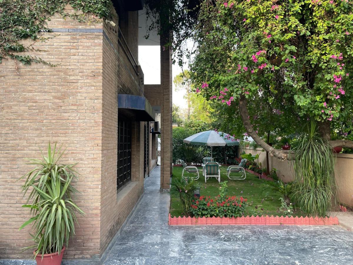 Riviera Courtyard Guest House Islamabad Exterior foto