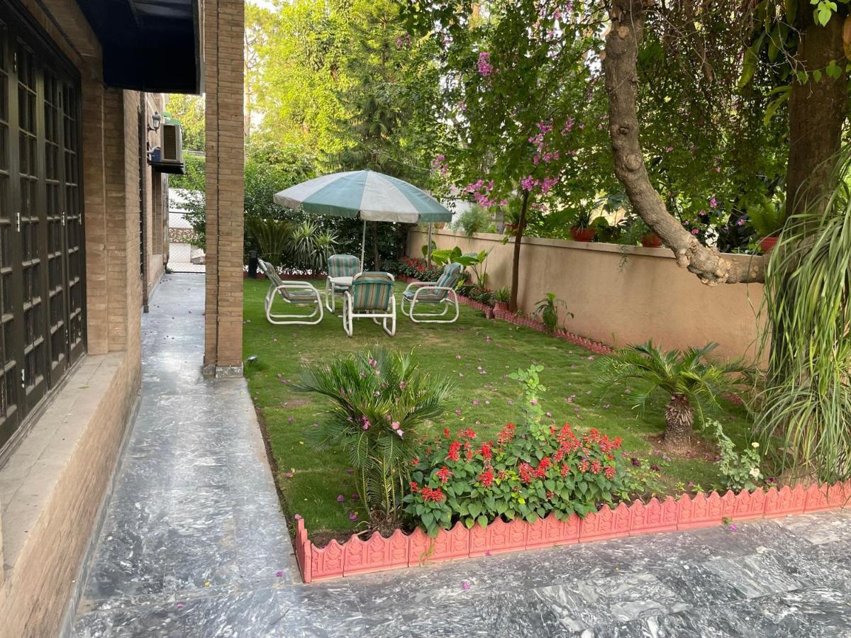 Riviera Courtyard Guest House Islamabad Exterior foto